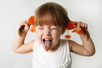 frustration-little-girl-pulling-hair